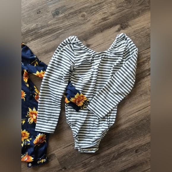 ☀️ Bailey's Blossoms 4T Bodysuit Bundle - Picture 2 of 4